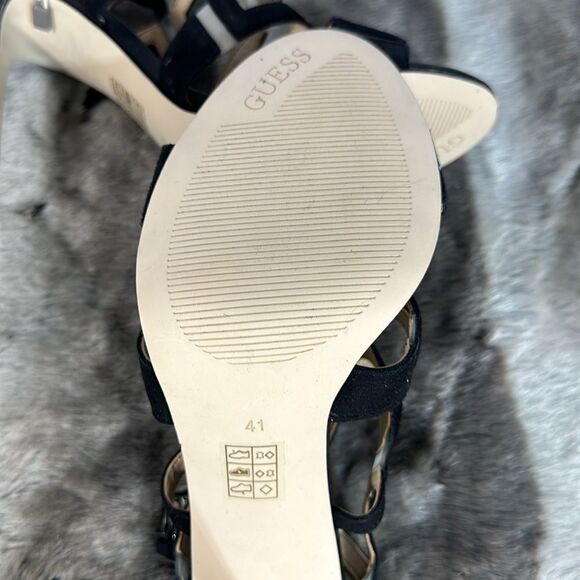 New Guess Heels - Picture 6 of 8